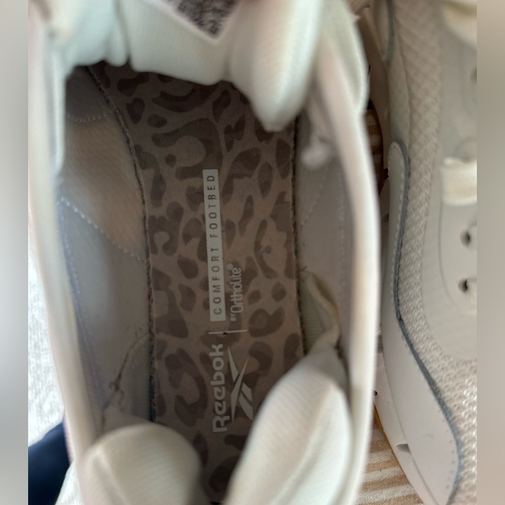 Brand New! Women's Reebok Galaxy 1 Zag Sneakers - Picture 4 of 5